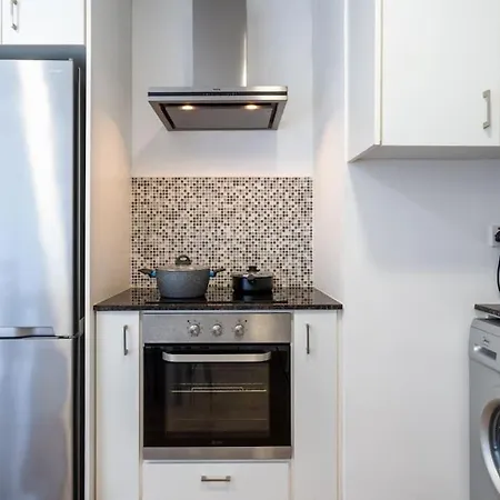 Sage 2-bedroom In Apartment *